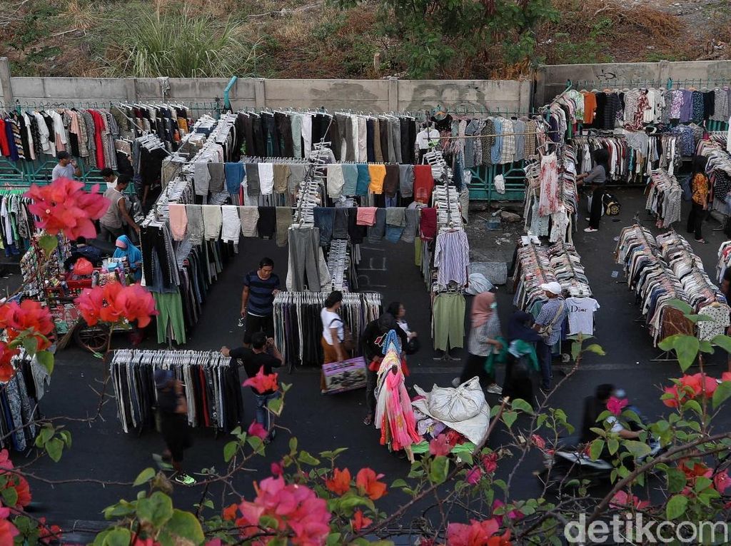 PKL Baju Bekas di Jalan Pasar Senen Direlokasi 1 Desember PKL Baju Bekas di Jalan Pasar Senen Direlokasi 1 Desember