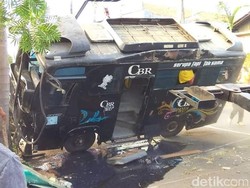 Bus Tabrak Pemotor Menyeberang Jalan di Jepara, Seorang Tewas