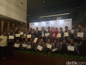 PSSI Berikan Penghargaan Kepada 20 Pelatih Lulusan AFC Pro PSSI Berikan Penghargaan Kepada 20 Pelatih Lulusan AFC Pro