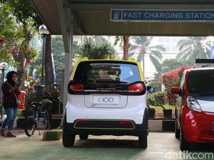 Jakarta Dipenuhi Konvoi Mobil dan Motor Tanpa Polusi