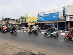 Serba serbi Gadai Liar Pinggir Jalan