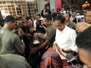 Lengkap Sekeluarga, Jokowi Malam Mingguan di Mal Solo Paragon Lengkap Sekeluarga, Jokowi Malam Mingguan di Mal Solo Paragon