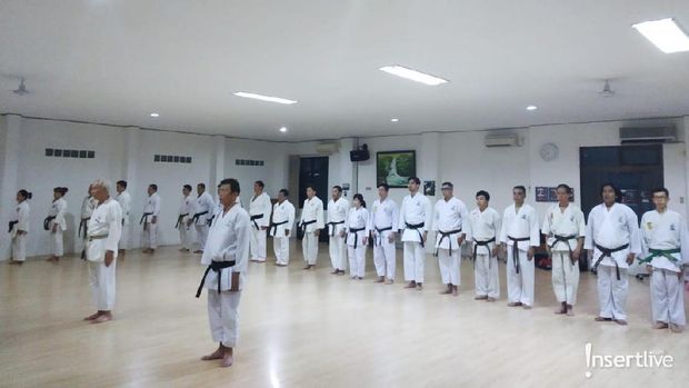Javier Justin tekuni olahraga karate