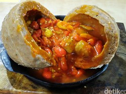 Pedas Meledak!  Ini 5 Bakso yang Diisi Puluhan Cabai Rawit