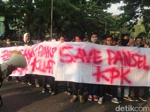 Sekelompok Mahasiswa di Kota Malang Gelar Aksi Dukung Kinerja Pansel KPK