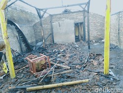 Seorang Nenek Tewas Saat Rumahnya Terbakar, Kakek Luka Bakar 70%