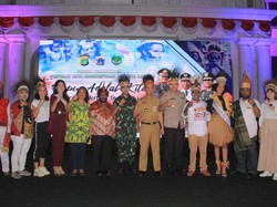 Saat Kapolres Jakarta Barat Berpuisi untuk Perdamian Papua