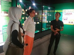 Liburan Marcella Zalianty ke Museum History of Java di Bantul
