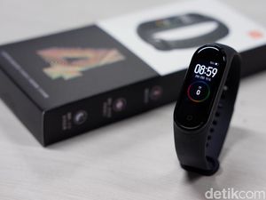 Unboxing Mi Band 4, Bawa Layar Warna Harga Tetap Murah Unboxing Mi Band 4, Bawa Layar Warna Harga Tetap Murah