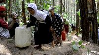 Potret Perjuangan Warga Pekalongan Cari Air Bersih di Hutan Pinus