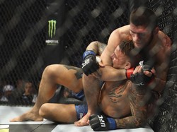 Submission Khabib Nurmagomedov Kalahkan Dustin Poirier