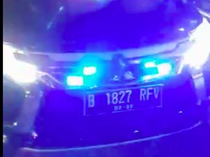 Polemik Pelat RFS Cs: Arogansi, Strobo, hingga Tot Tot Wiuwiuw di Jalan Polemik Pelat RFS Cs: Arogansi, Strobo, hingga Tot Tot Wiuwiuw di Jalan