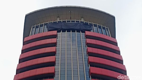 Potret Logo KPK Ditutup Kain Hitam