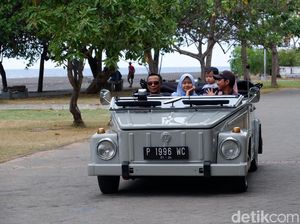 Foto: Keliling Banyuwangi Naik Mobil Antik