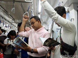 Ada Ganjil Genap, Anies Sebut Pengguna Angkutan Umum Capai Rekor