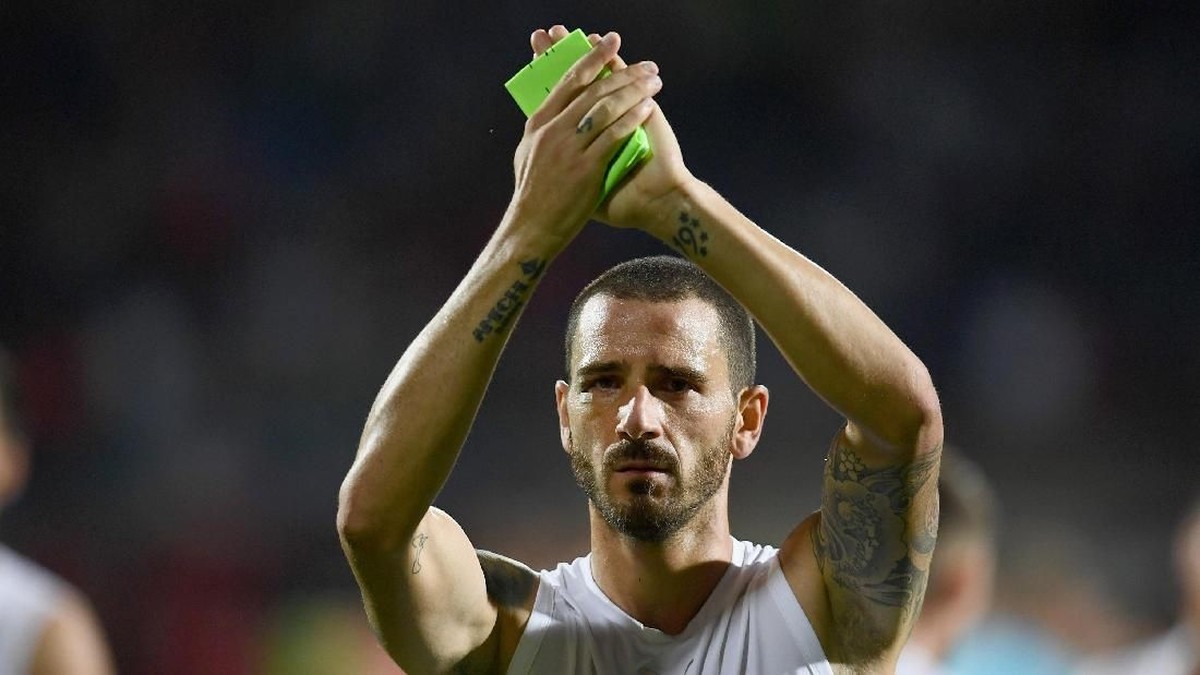 Leonardo Bonucci diminta menjaga sikap usai menjadi kapten timnas Italia. Foto: Claudio Villa / Getty Images
