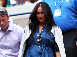 Disebut Bawa Sial, Ini Gaya Meghan Markle Dukung Serena Williams di US Open