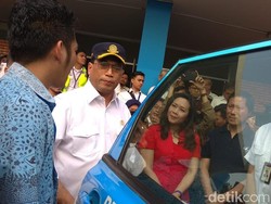 Cerita Menhub Jajal Taksi Listrik: Tidak Bersuara, Enjoy Sekali!