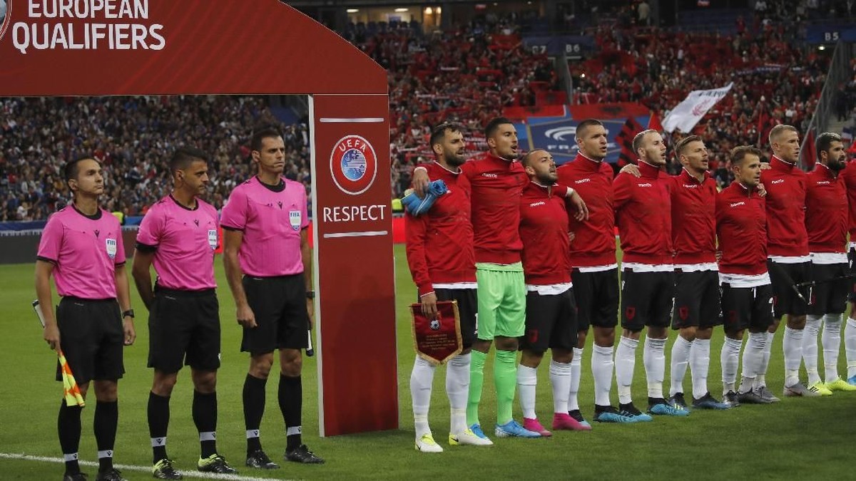 Timnas Albania jelang laga melawan Prancis di Stade de France, Paris, Minggu (8/9/2019) dini hari WIB. (Foto: Christophe Ena/AP Photo)