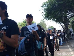 Tolak Revisi UU 30/2002, Pegawai KPK Long March Bundaran HI-Gedung Merah Putih