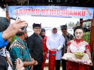 Serunya Petik Laut Pancer Banyuwangi yang Dihadiri Gubernur Khofifah
