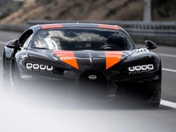 Lamborghini-Bugatti dari Kardus, Sumber Tenaganya Digowes