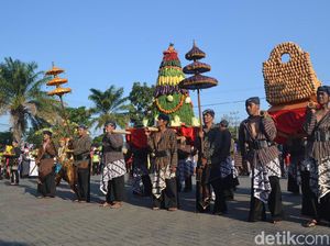 Kirab Nayoko Projo, Berkah Warga Magetan Dalam Ledug Suro