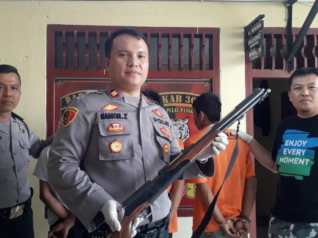 Polsek Pulau Panggung Tangkap 3 Begal Sadis Bersenjata Api Polsek Pulau Panggung Tangkap 3 Begal Sadis Bersenjata Api