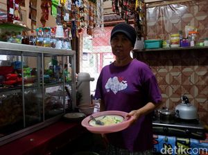 Kenalan dengan Bu Soeto, Idola Para Pendaki Gunung Raung Kenalan dengan Bu Soeto, Idola Para Pendaki Gunung Raung