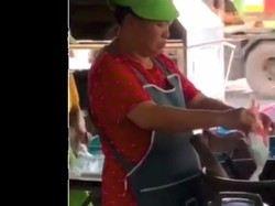 Video Pedagang Tumpahkan Sebungkus MSG ke Masakan Viral, Ini Faktanya