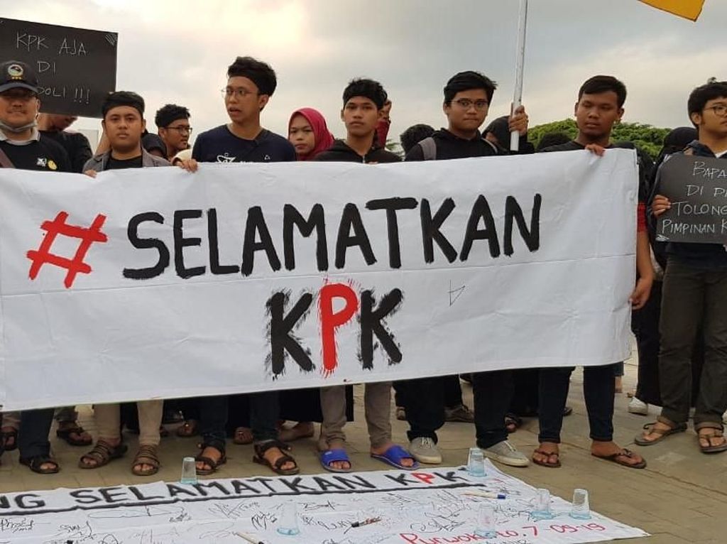 Tolak Revisi UU KPK: 73 Dosen Unand Teken Petisi, BEM Unsoed Turun Aksi Tolak Revisi UU KPK: 73 Dosen Unand Teken Petisi, BEM Unsoed Turun Aksi