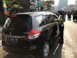Perluasan Ganjil-Genap, Sejumlah Kendaraan di Tomang Kena Tilang