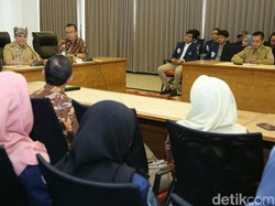 Mahasiswa Universitas Trisakti Wisata Arsitektur ke Banyuwangi