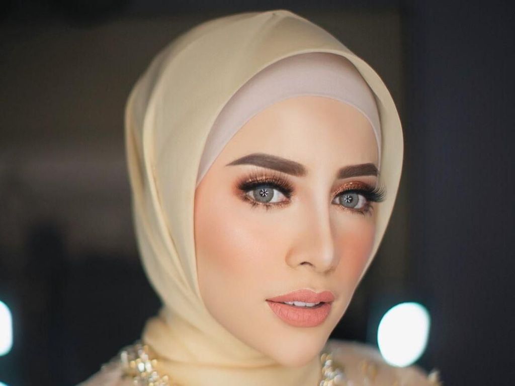 Foto: Penampilan Cantik Selebgram Aghnia Punjabi Saat Dikhitbah Foto: Penampilan Cantik Selebgram Aghnia Punjabi Saat Dikhitbah