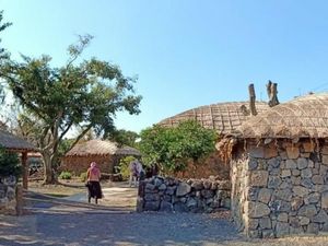 Di Pulau Ini, Semua Pria Adalah Raja Di Pulau Ini, Semua Pria Adalah Raja