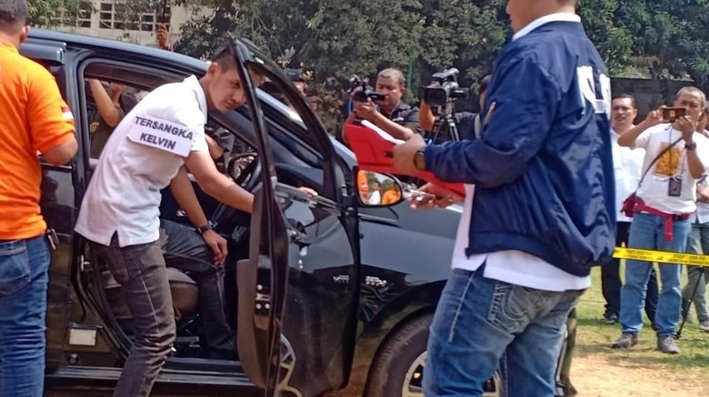 Begini Detik-detik Mayat Pupung-Dana Dibakar dalam Adegan Rekonstruksi