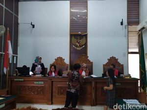 Sushi Tei Indonesia Gugat Eks Presdir Rp 18 Miliar Sushi Tei Indonesia Gugat Eks Presdir Rp 18 Miliar