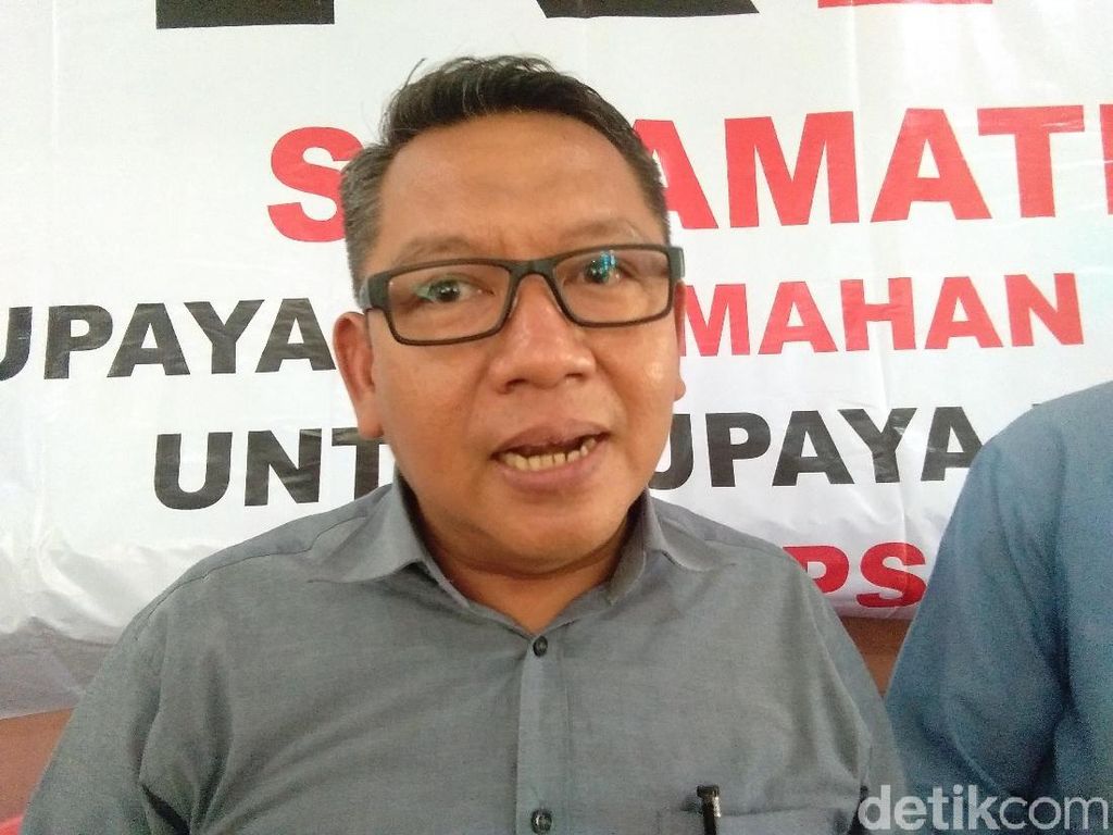 Rektor UII ke Jokowi: Tolak Revisi UU KPK, Anak Bangsa Berdiri di Belakang Bapak Rektor UII ke Jokowi: Tolak Revisi UU KPK, Anak Bangsa Berdiri di Belakang Bapak