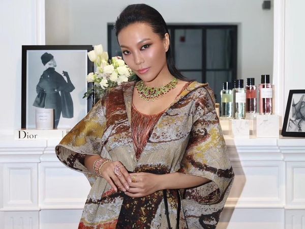 Foto: Gaya Hedon Sosialita China yang Disebut Si Ratu Bling-bling