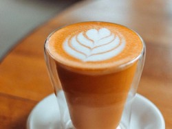 Racik Thai Tea Hangat dengan 3 Langkah Mudah Ini