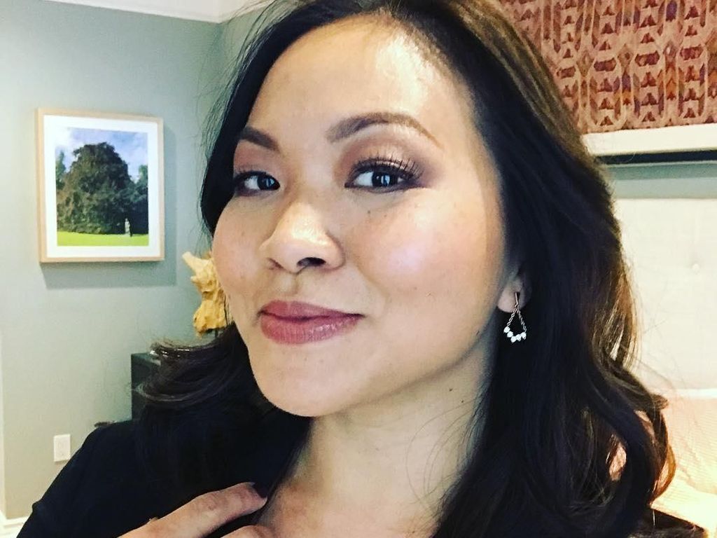 Rekan Prianya Ditawari Gaji 10 Kali Lipat, Penulis Crazy Rich Asians 2 Resign Rekan Prianya Ditawari Gaji 10 Kali Lipat, Penulis Crazy Rich Asians 2 Resign