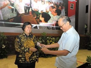 Aksi-aksi Korektif Siti Nurbaya di Bidang Lingkungan & Kehutanan Aksi-aksi Korektif Siti Nurbaya di Bidang Lingkungan & Kehutanan