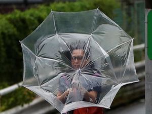 5 Hal yang Harus Turis Lakukan Saat Jepang Dihantam Topan Super