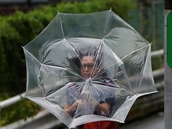 Topan Dahsyat Picu Mati Lampu di Jepang, Ratusan Penerbangan Dibatalkan Topan Dahsyat Picu Mati Lampu di Jepang, Ratusan Penerbangan Dibatalkan