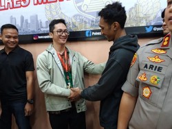Cabut Laporan, Pejalan Kaki Maafkan Pemotor yang Menyerang di Trotoar