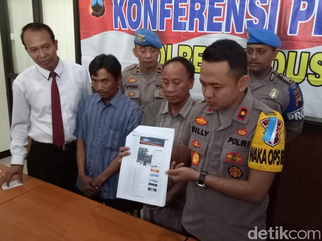 Diduga Hina Polisi di Facebook, 2 Pria Diperiksa Polres Kudus Diduga Hina Polisi di Facebook, 2 Pria Diperiksa Polres Kudus