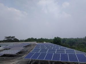 Lebih Bersih Jika Mengecas Kendaraan Listrik dari Energi Matahari