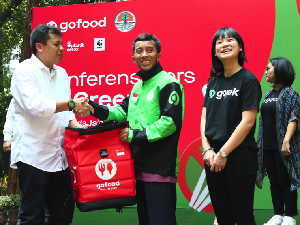 Driver GoFood Ini Selalu Ingatkan Konsumen Peduli Lingkungan
