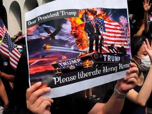 Protes Terus Berlanjut, Jumlah Kunjungan ke Hong Kong Anjlok 40 Persen