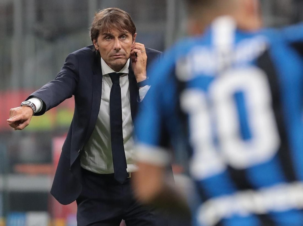 Antonio Conte akan menjalani derby Milan pertamanya. (Foto: Emilio Andreoli/Getty Images)